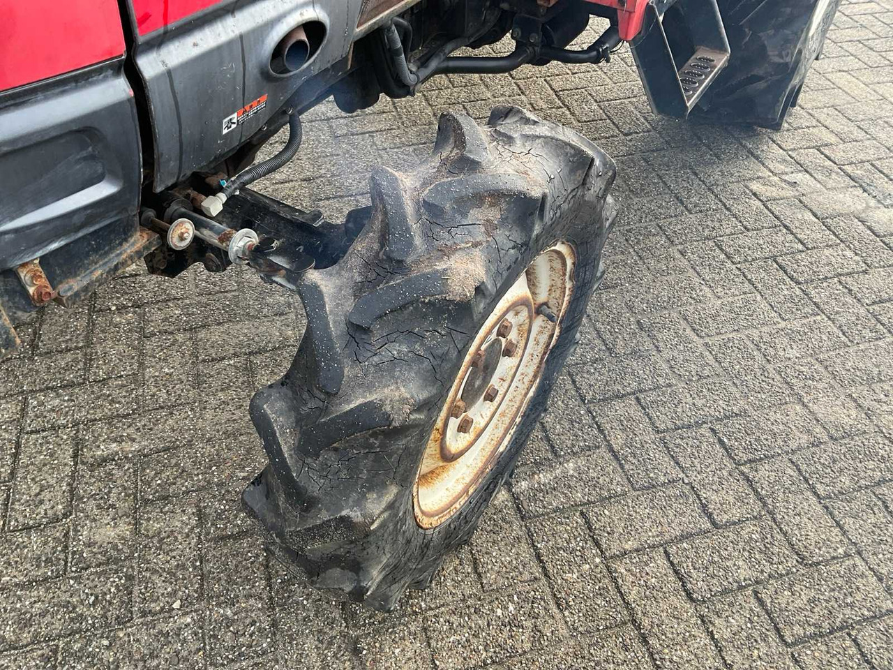 Compact tractor Mitsubishi MT331