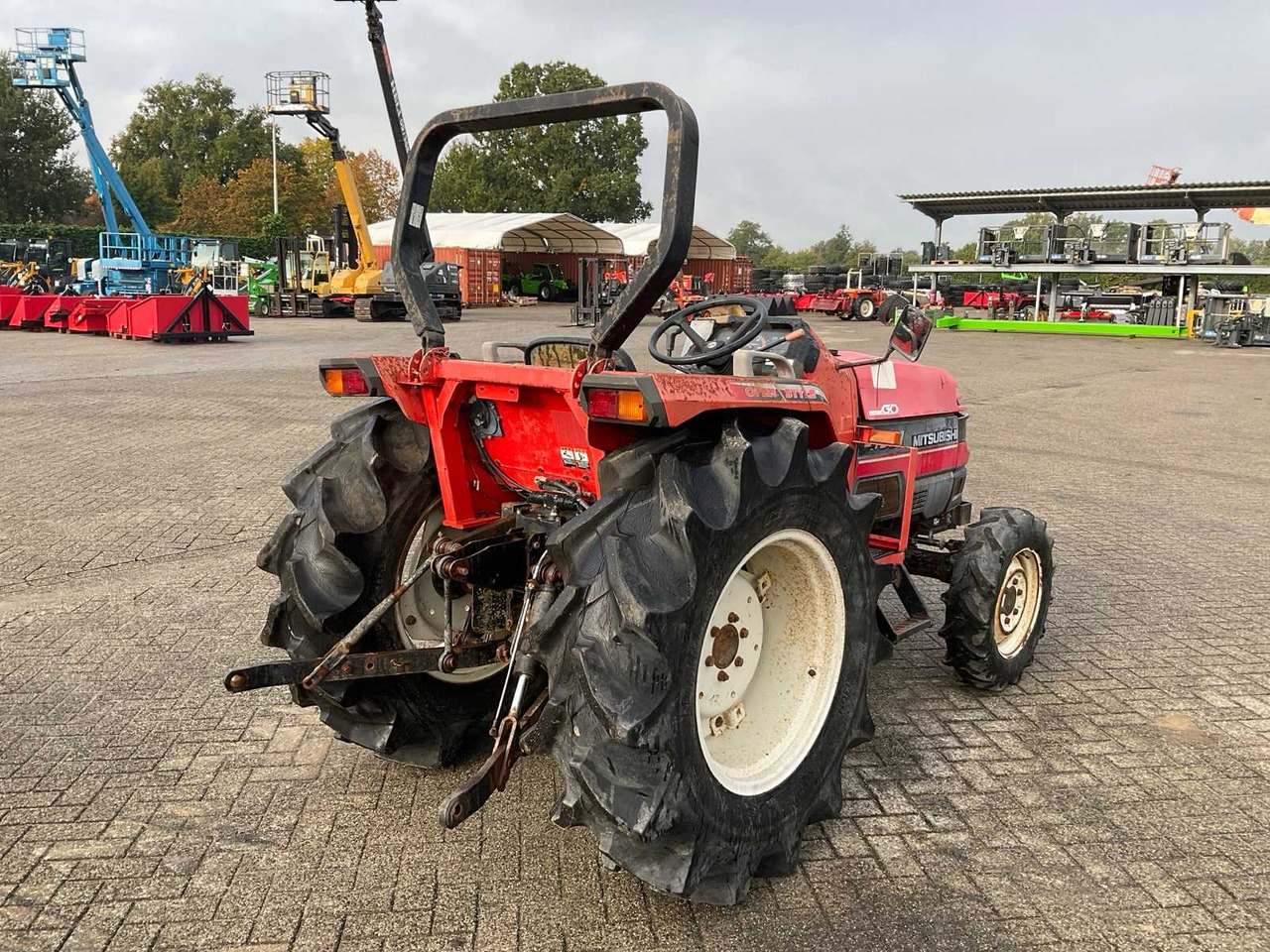 Compact tractor Mitsubishi MT331