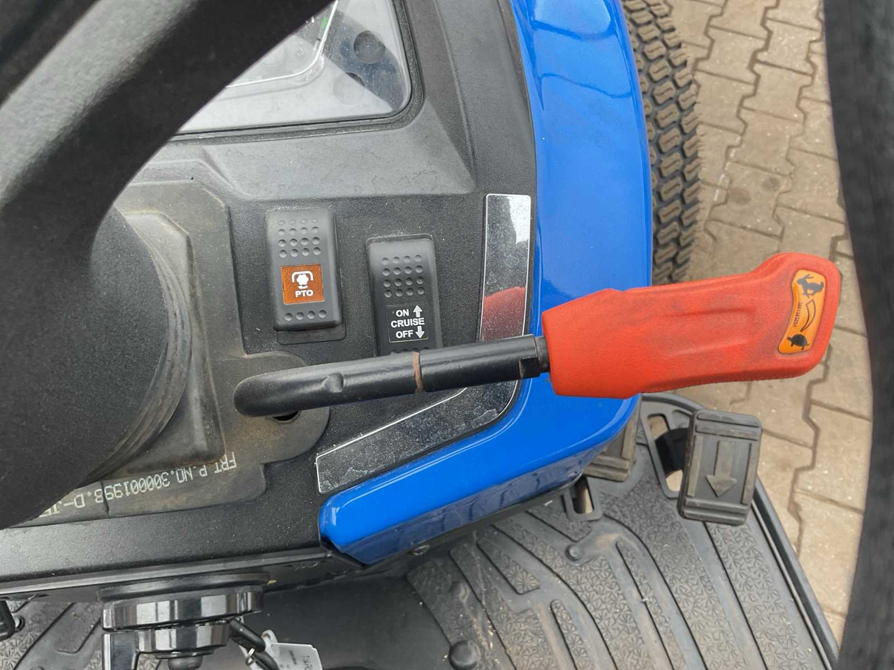 Compact tractor Solis H26
