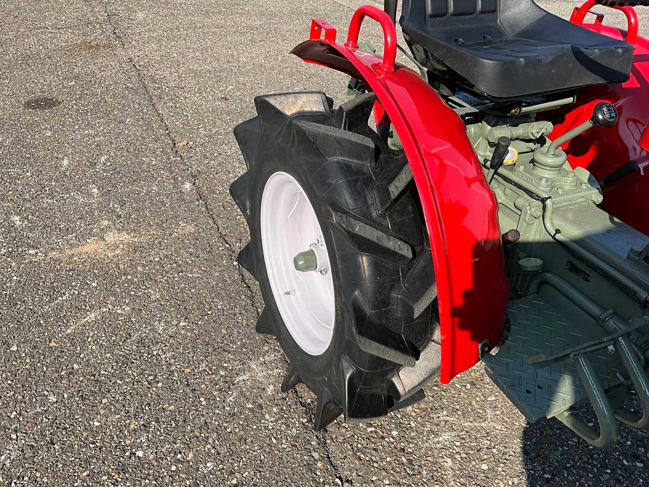 Compact tractor Yanmar YM1300D