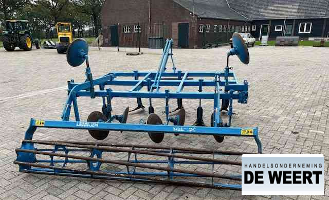 Cultivator Lemken smaragd 6/260