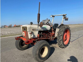 Farm tractor David Brown 880: picture 1