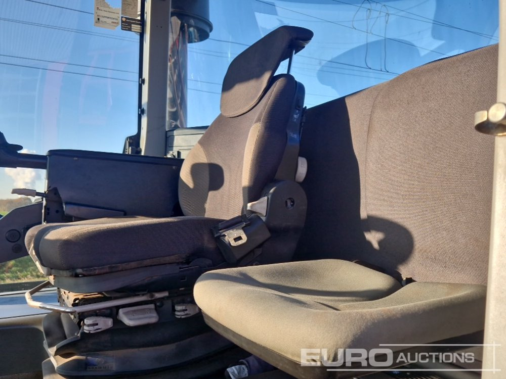 Farm tractor 2008 Claas Xerion 3800