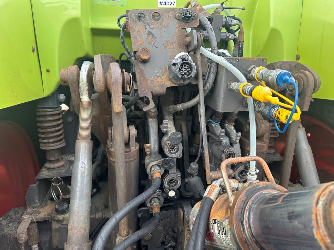 Farm tractor 2010 Claas 8690 4x4 tractor