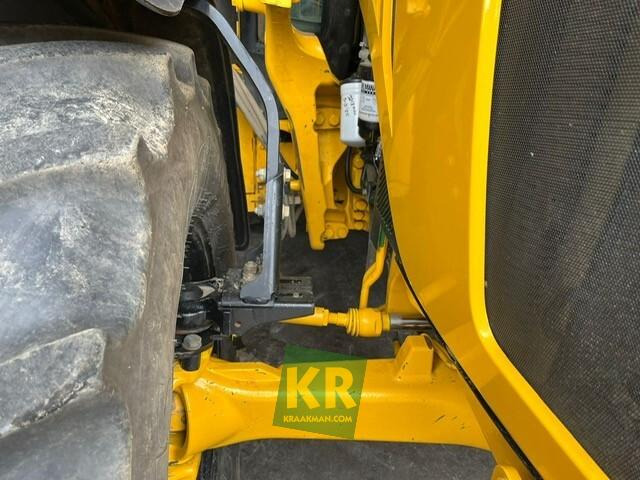 Farm tractor 5100R John Deere