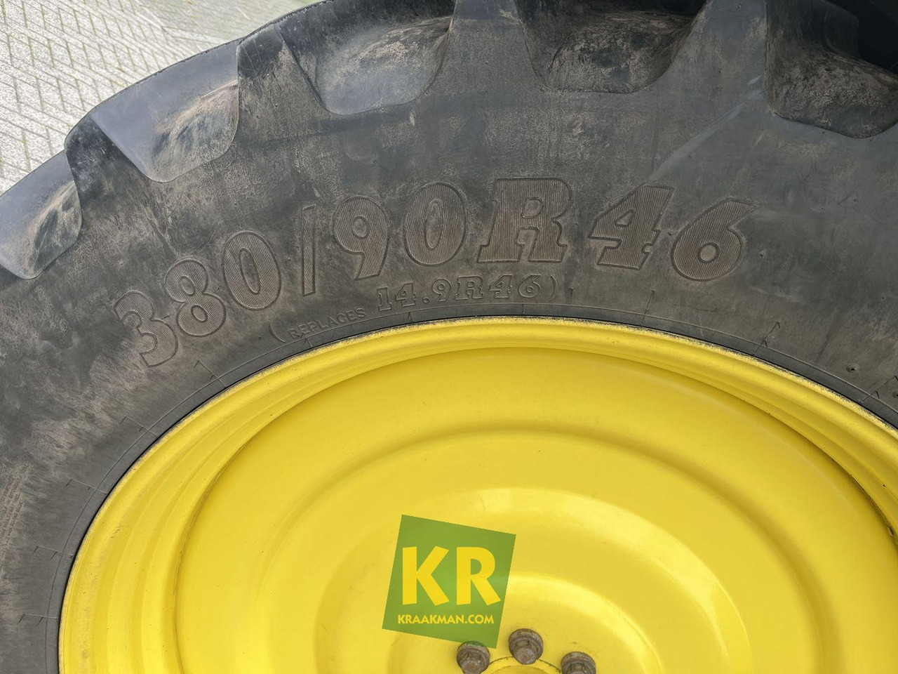 Farm tractor 6115R John Deere