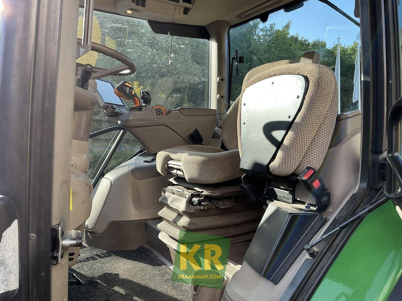 Farm tractor 6130R John Deere
