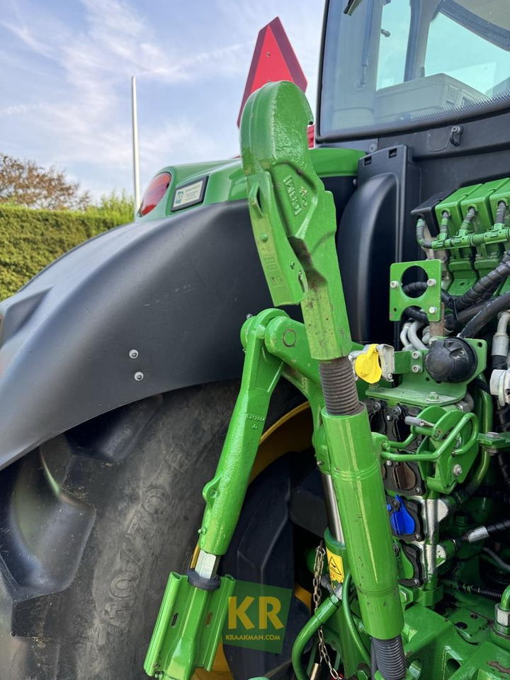Farm tractor 6175R John Deere