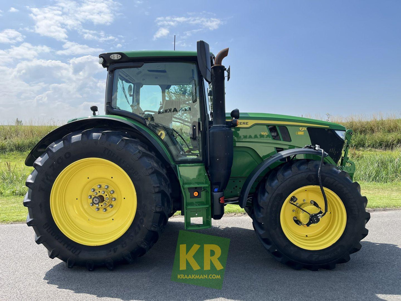 Farm tractor 6R 185 John Deere