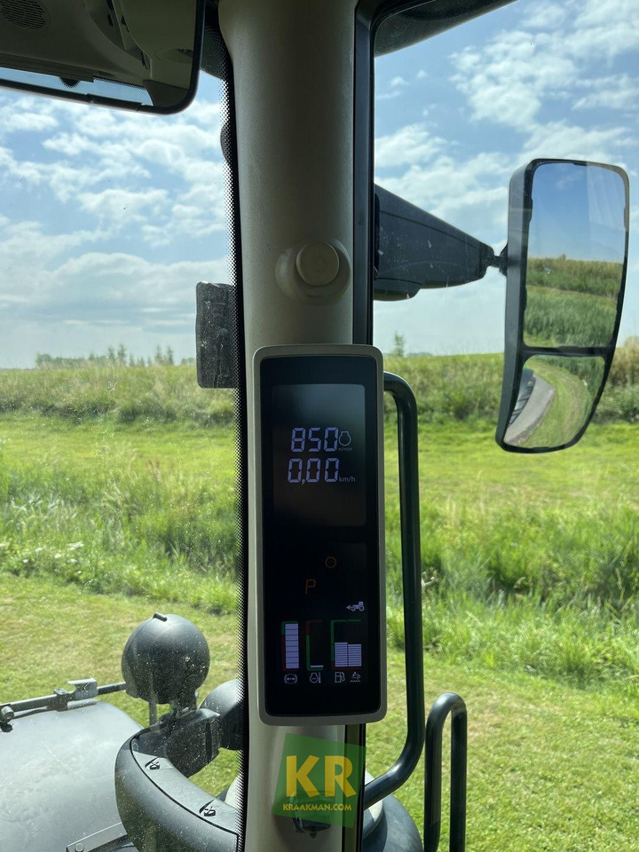 Farm tractor 6R 185 John Deere