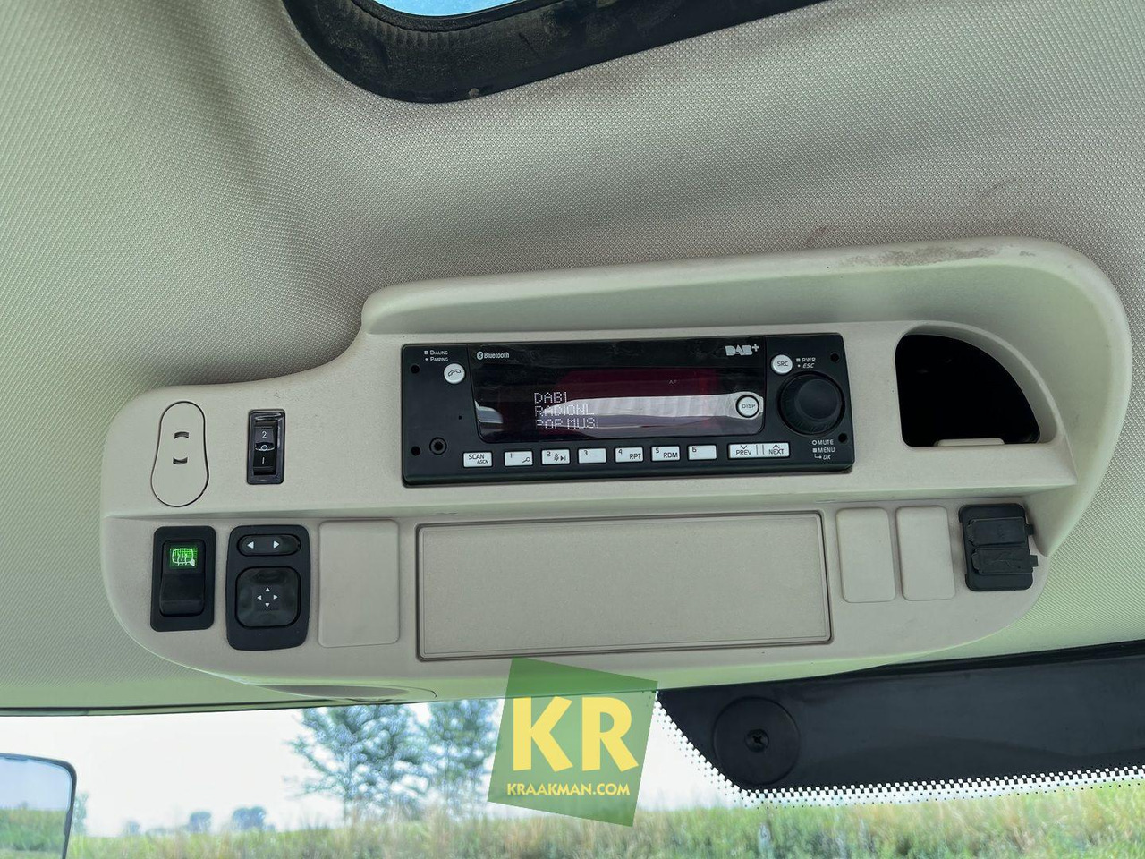 Farm tractor 6R 185 John Deere