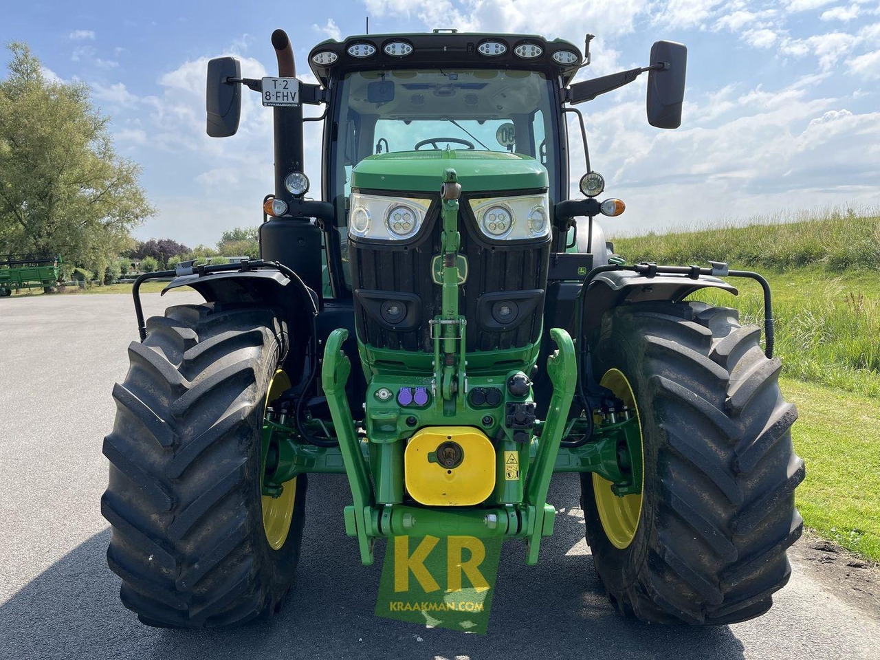 Farm tractor 6R 185 John Deere