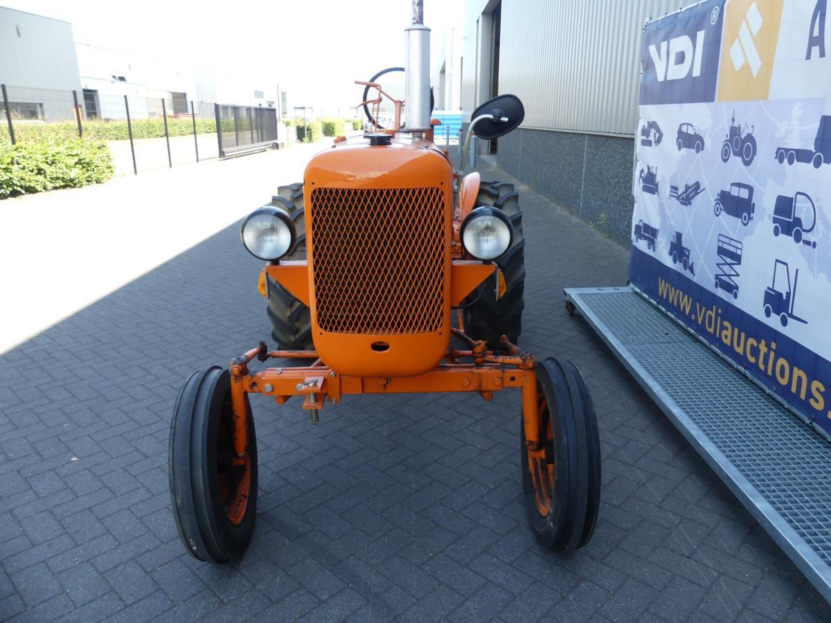 Farm tractor Allis-Chalmers B