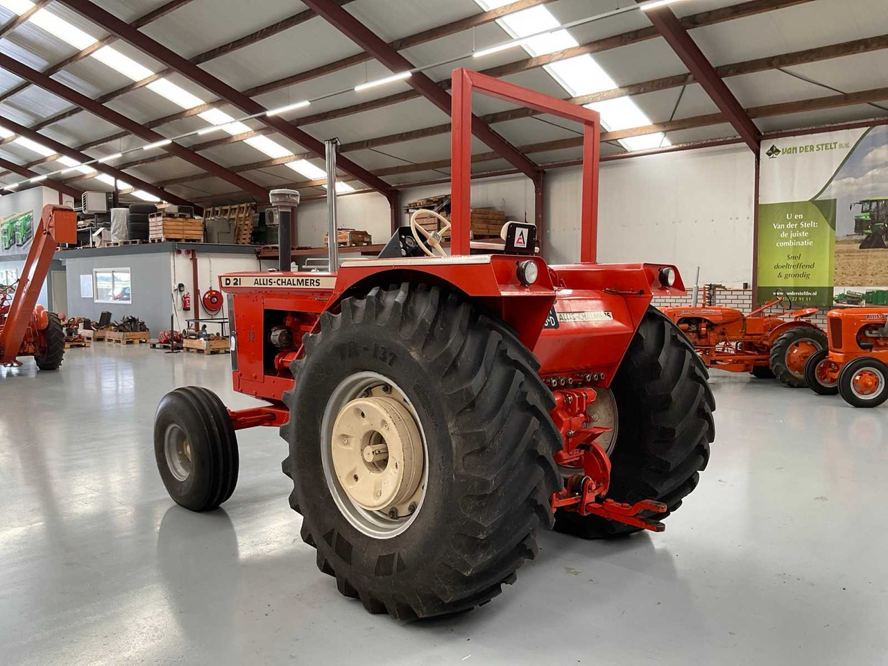 Farm tractor Allis-Chalmers D21 Series II