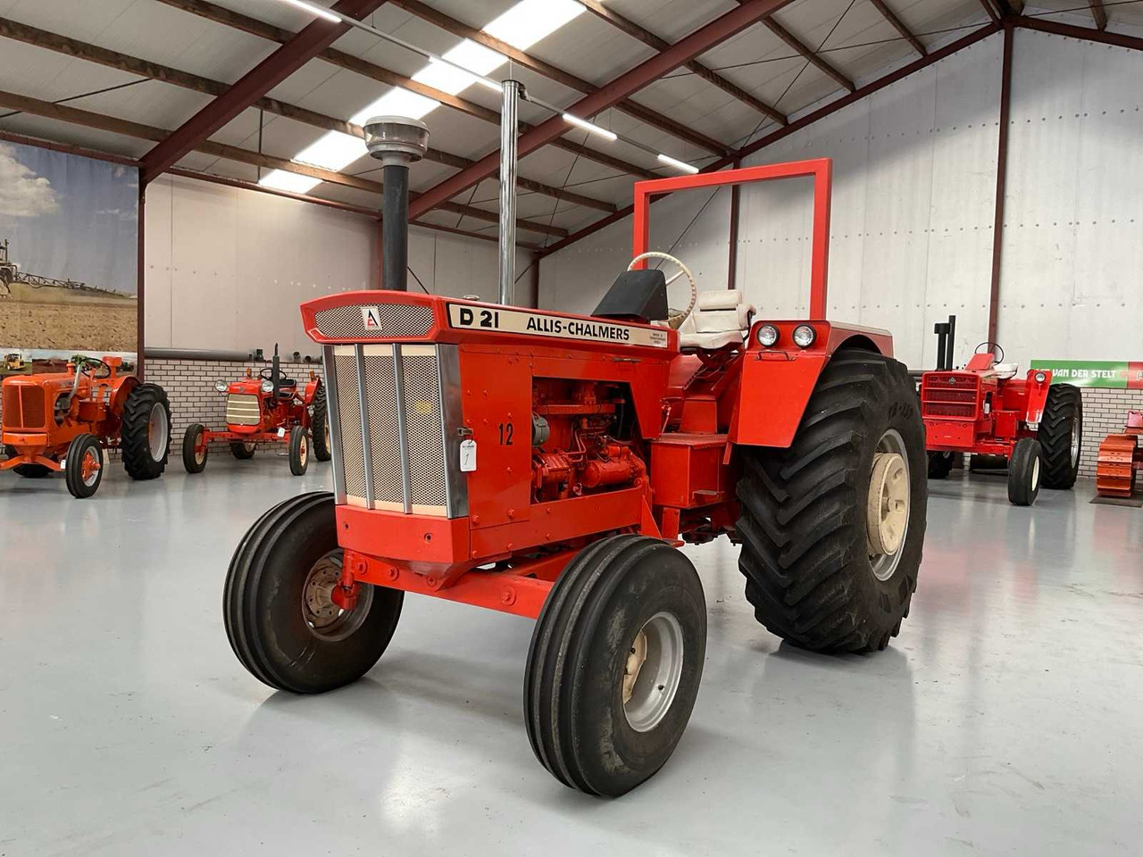 Farm tractor Allis-Chalmers D21 Series II