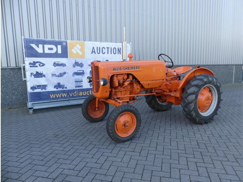 Farm tractor Allis Chalmers D272