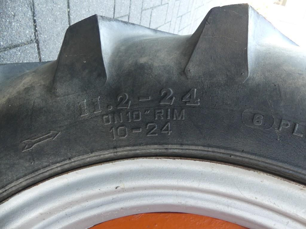Farm tractor Allis Chalmers D272