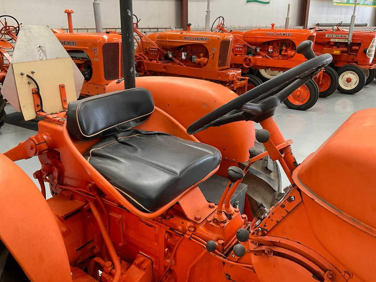 Farm tractor Allis-Chalmers FD4