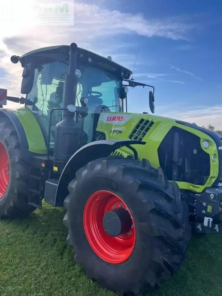 Farm tractor CLAAS