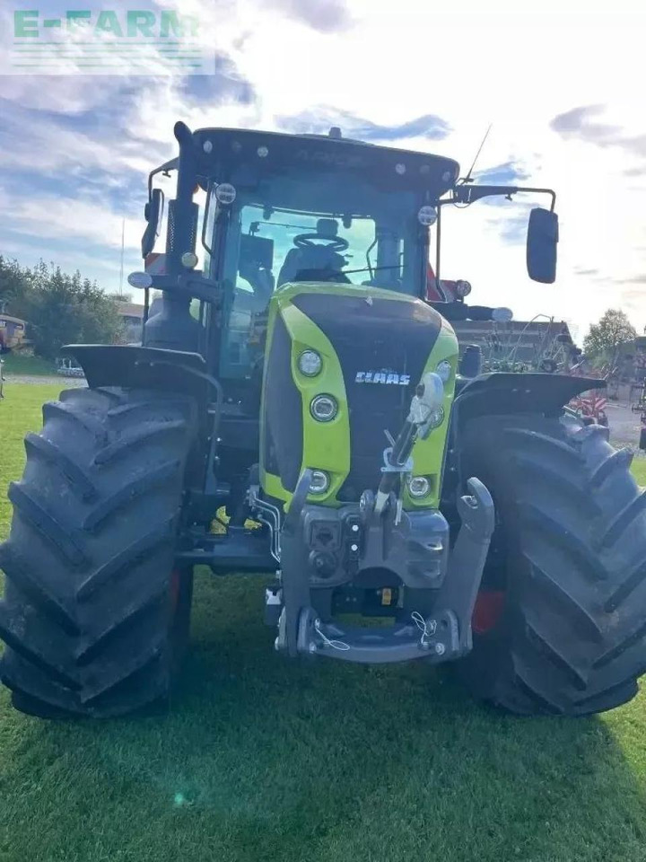 Farm tractor CLAAS