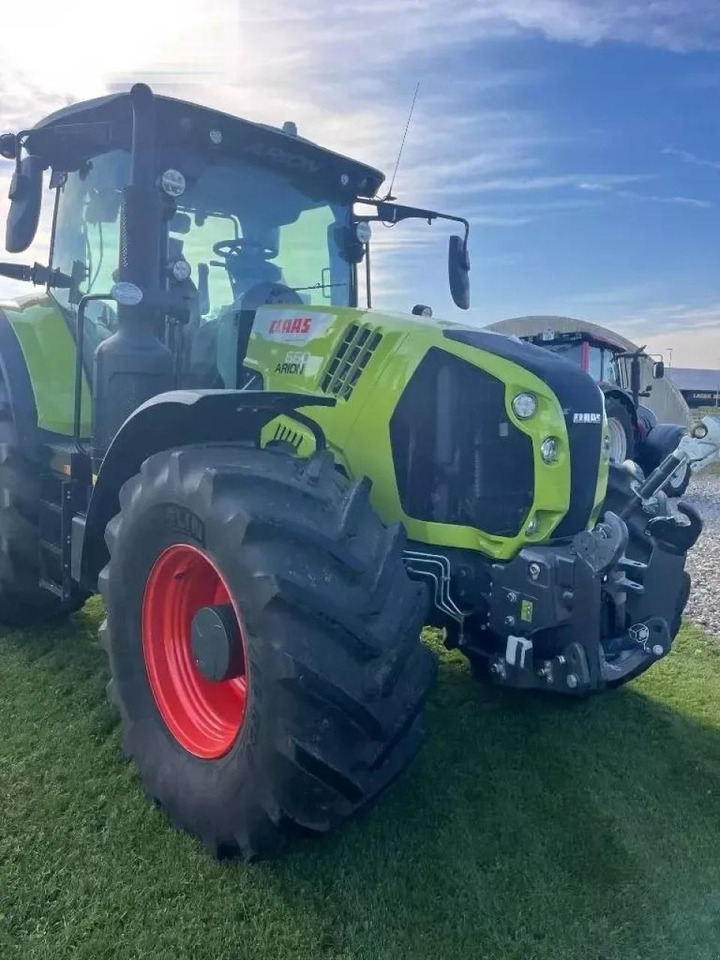 Farm tractor CLAAS