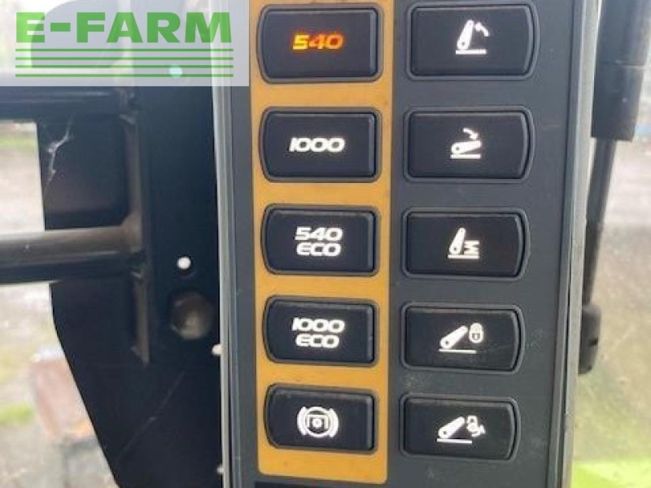 Farm tractor CLAAS 650 CEBIS