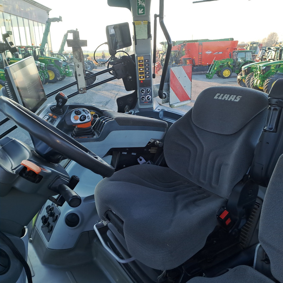 Farm tractor CLAAS 830 AXION