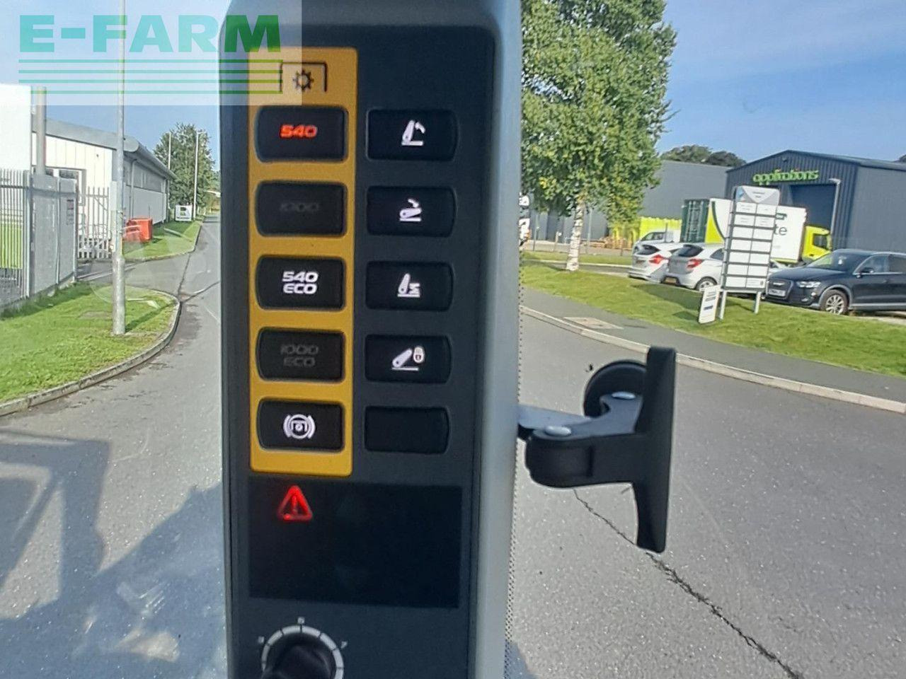 Farm tractor CLAAS ARION 430