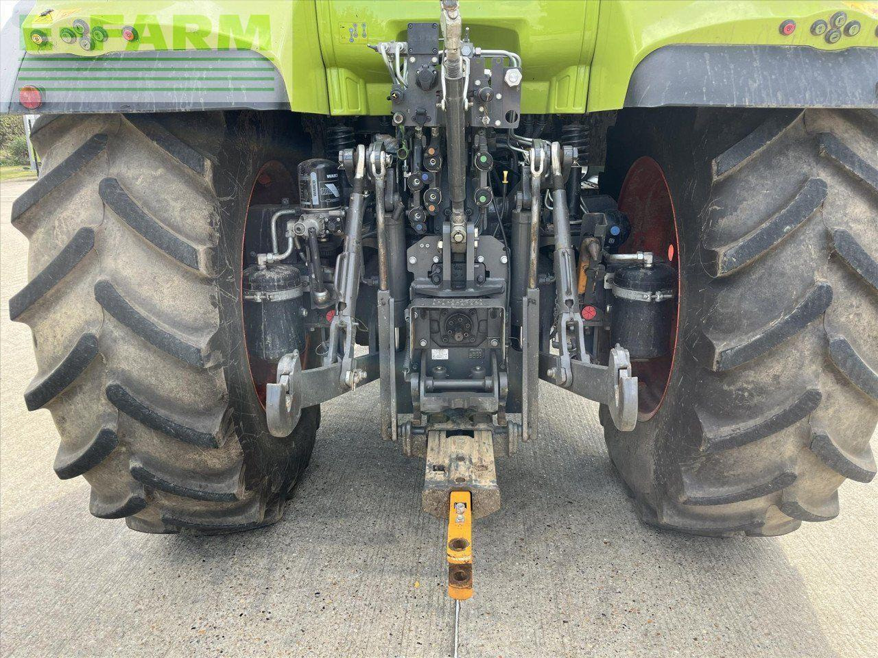 Farm tractor CLAAS ARION 530