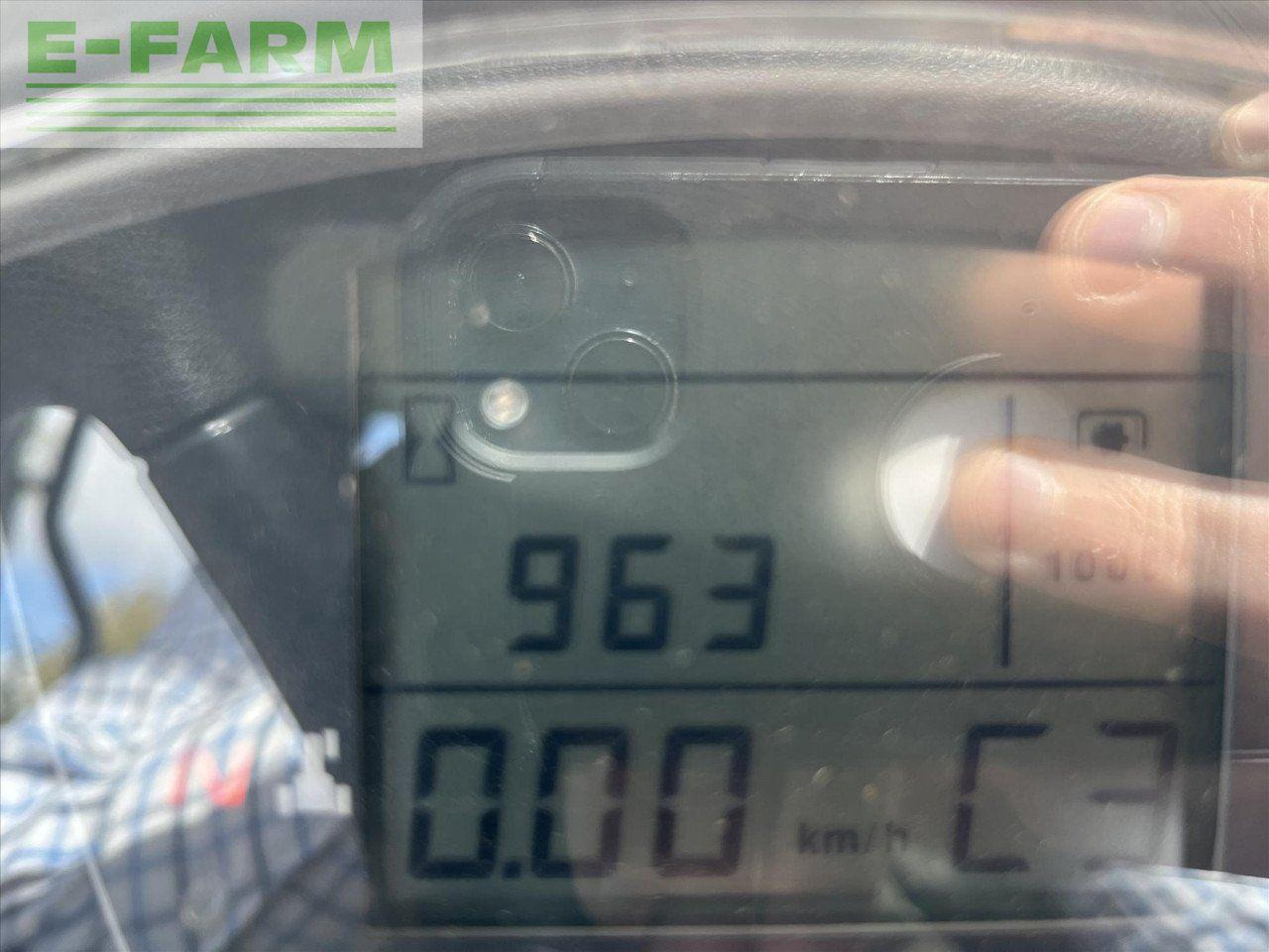 Farm tractor CLAAS ARION 530