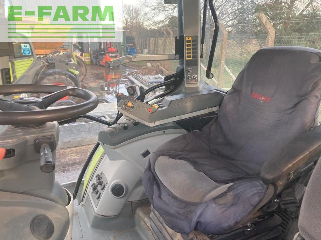 Farm tractor CLAAS ARION 640