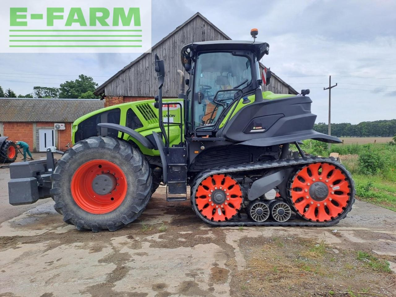 Farm tractor CLAAS AXION960 TERRA TRAC IV