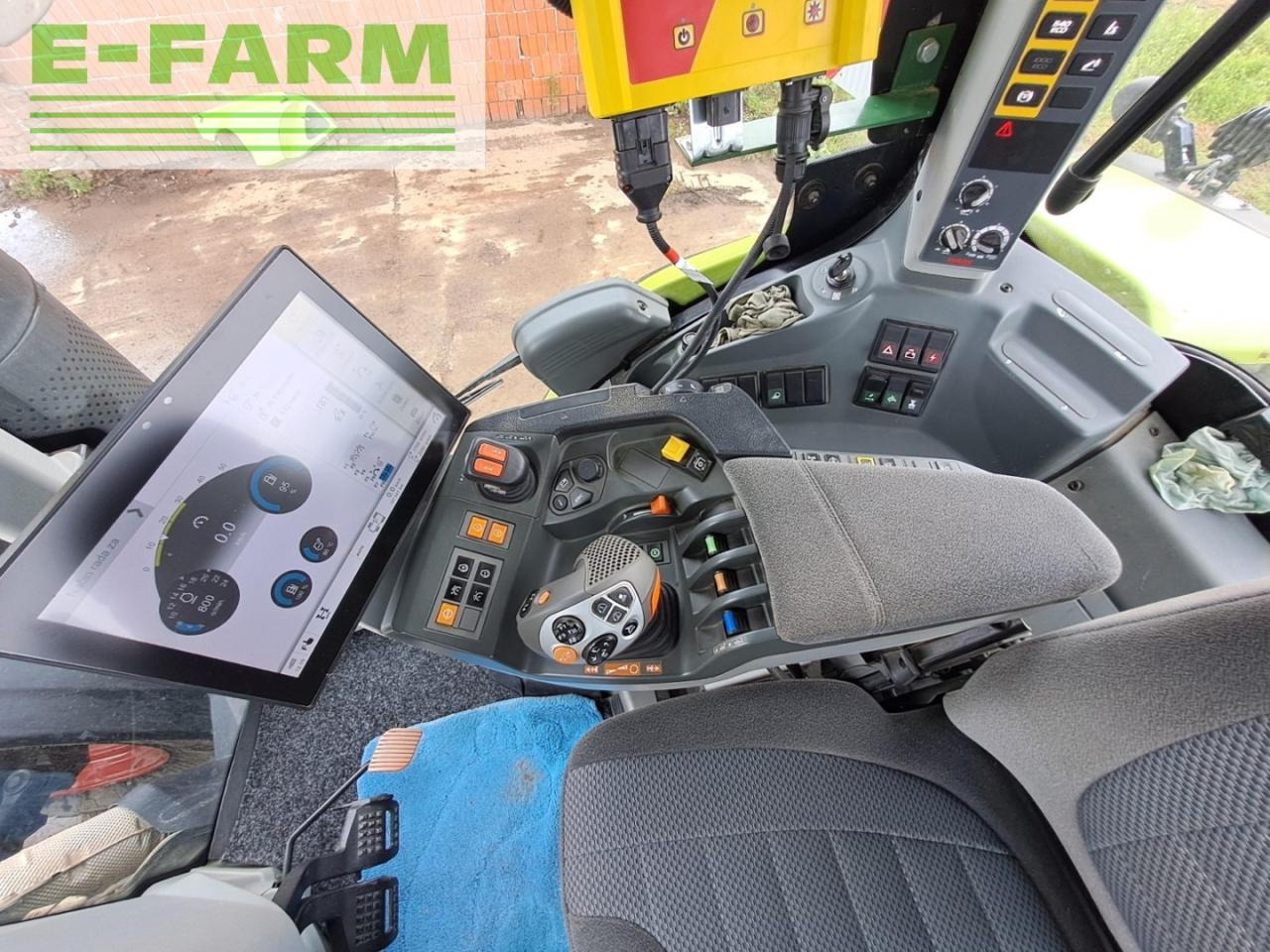 Farm tractor CLAAS AXION960 TERRA TRAC IV
