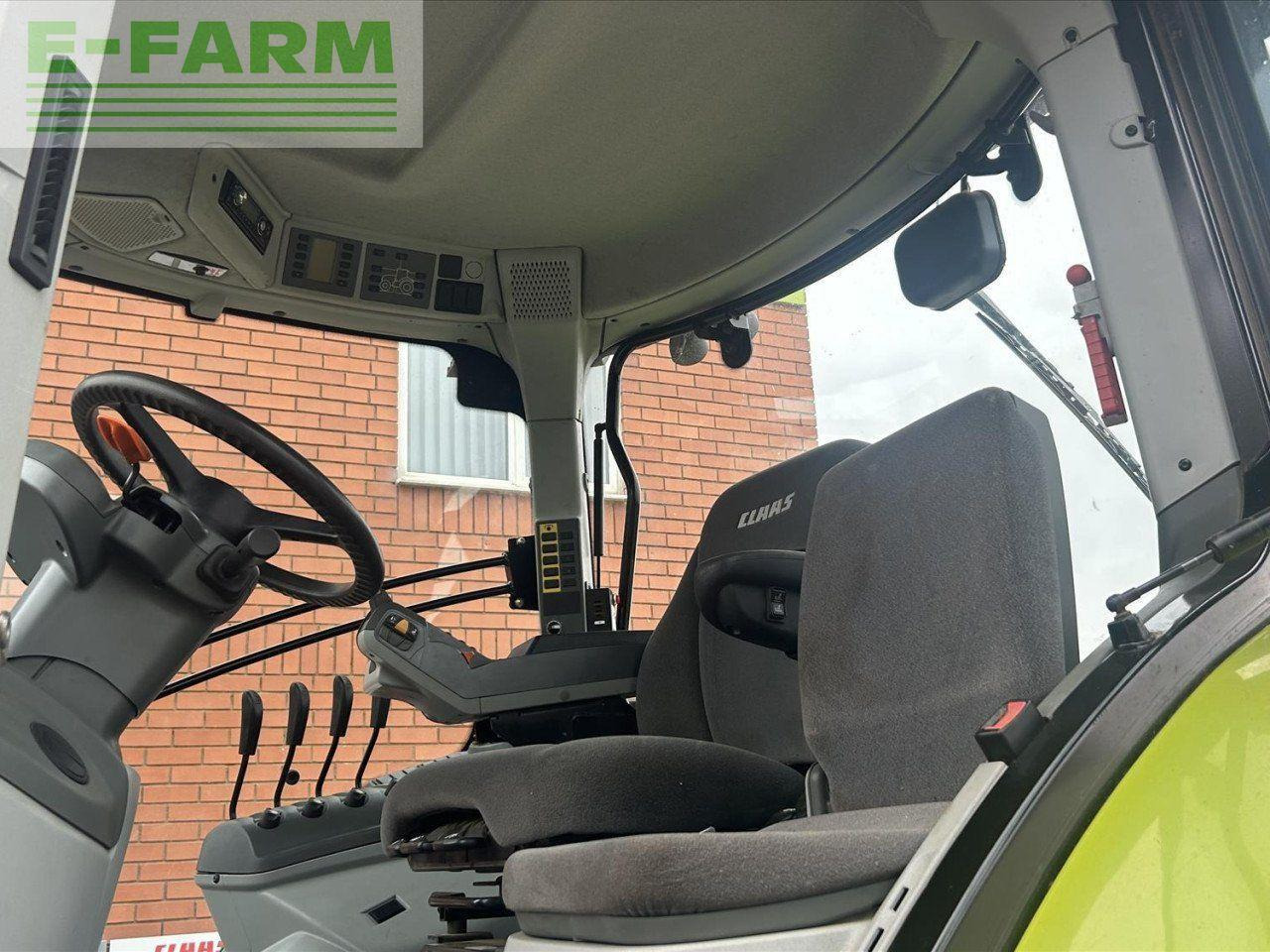 Farm tractor CLAAS AXION 830