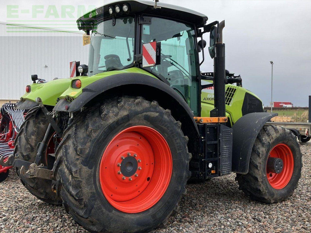 Farm tractor CLAAS AXION 830