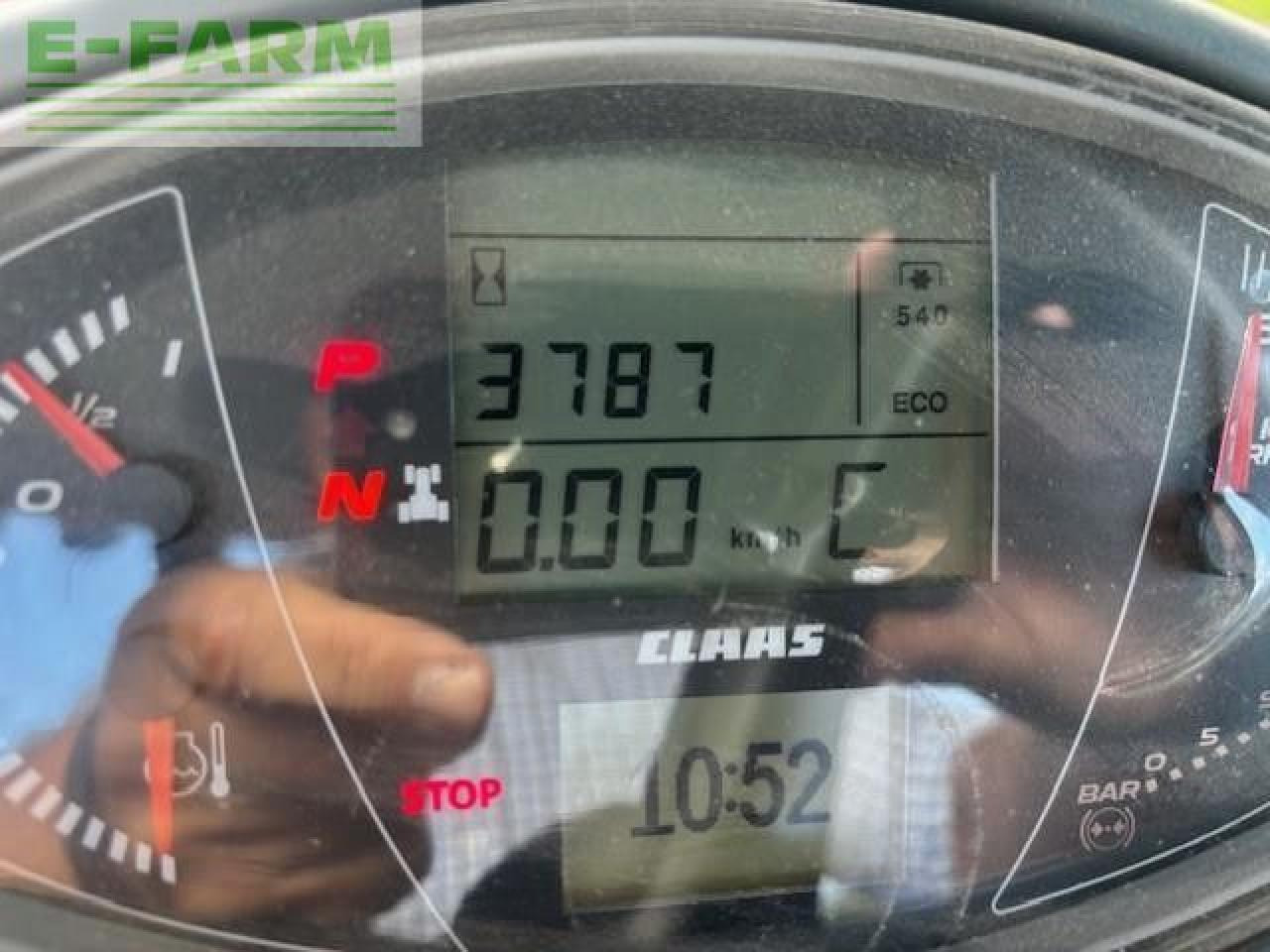 Farm tractor CLAAS AXION 830