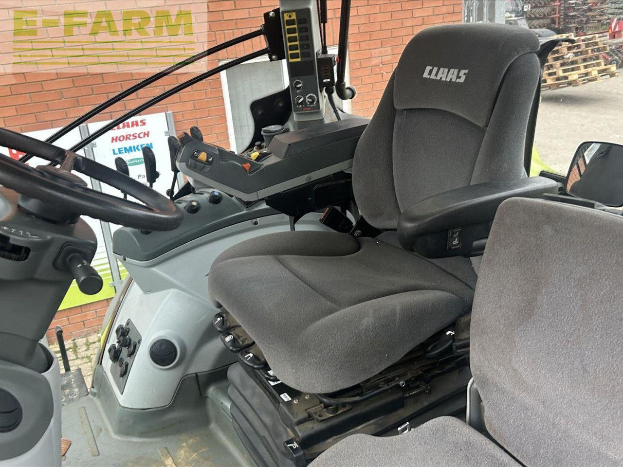 Farm tractor CLAAS AXION 830
