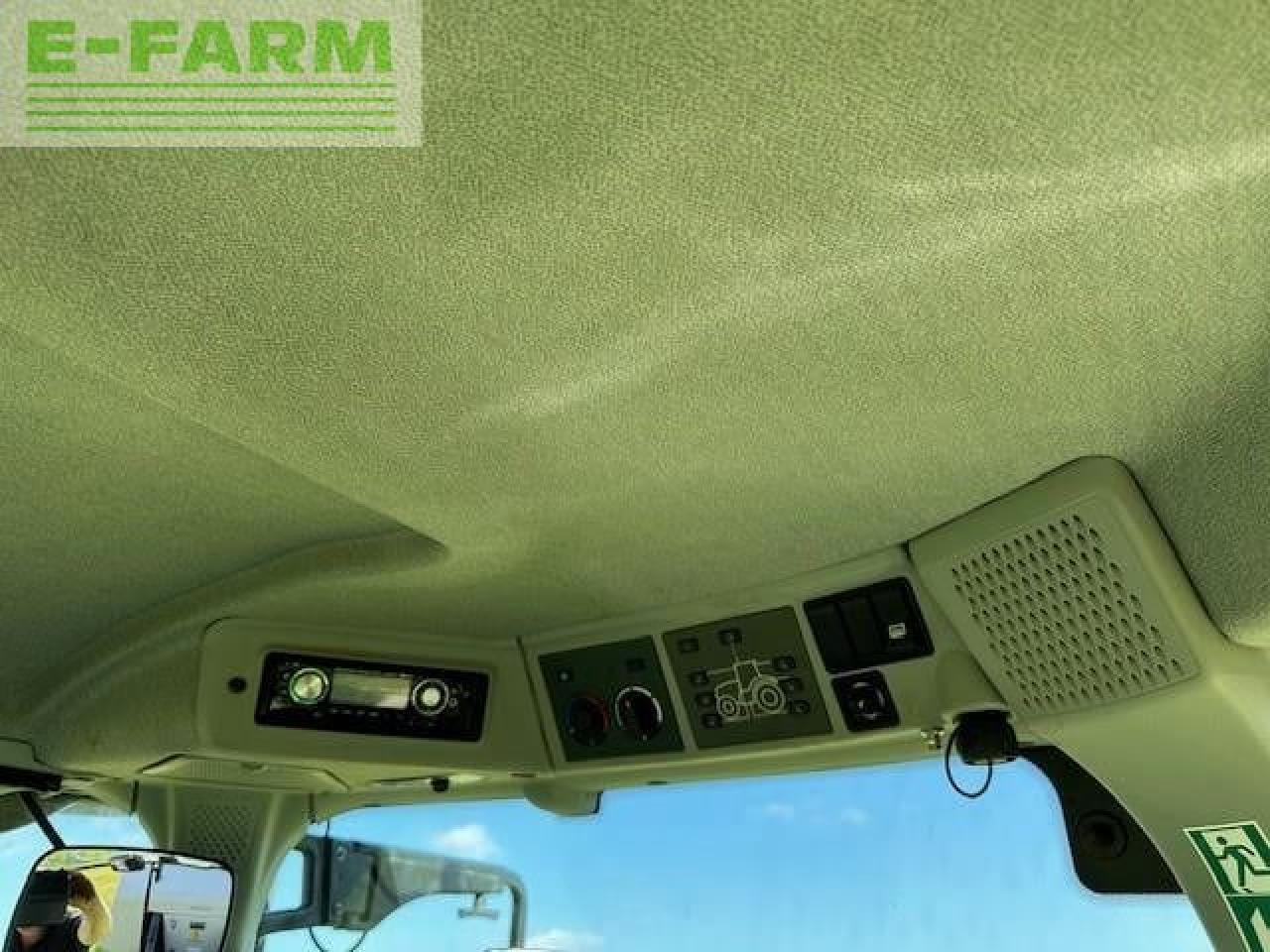 Farm tractor CLAAS AXION 830