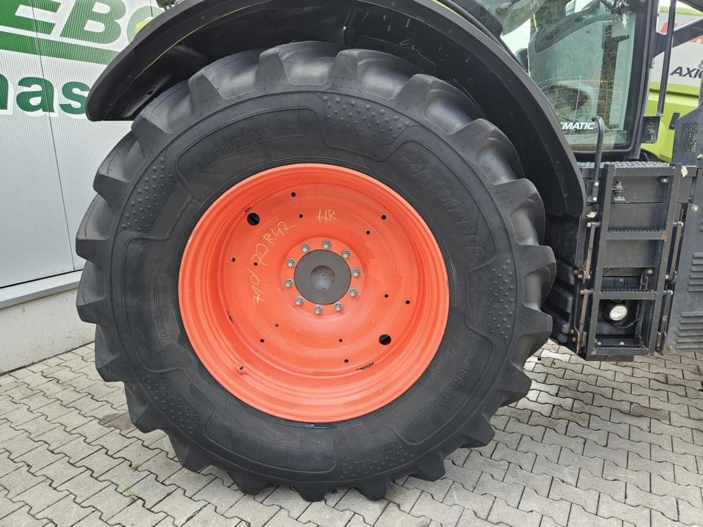 Farm tractor CLAAS AXION 830 CMATIC