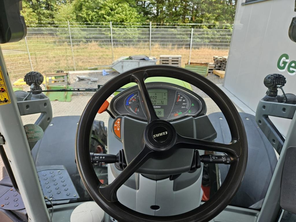 Farm tractor CLAAS AXION 830 CMATIC