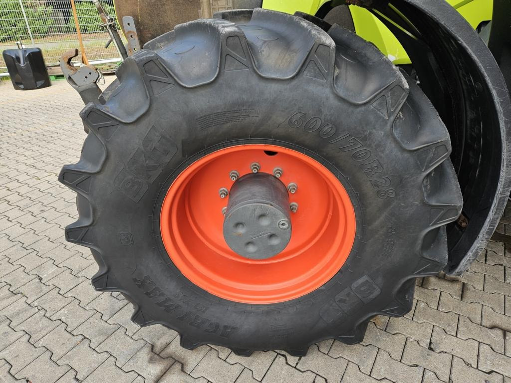 Farm tractor CLAAS AXION 830 CMATIC