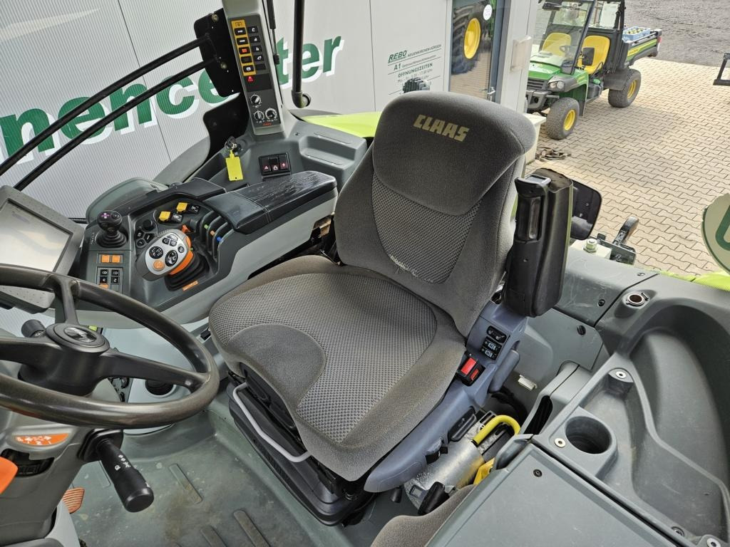 Farm tractor CLAAS AXION 830 CMATIC