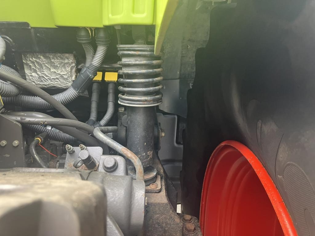 Farm tractor CLAAS AXION 830 CMATIC