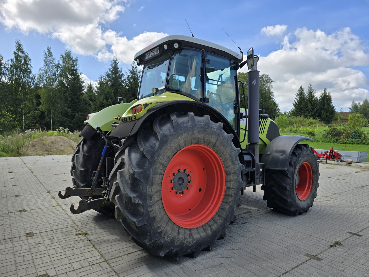 Farm tractor CLAAS AXION 850
