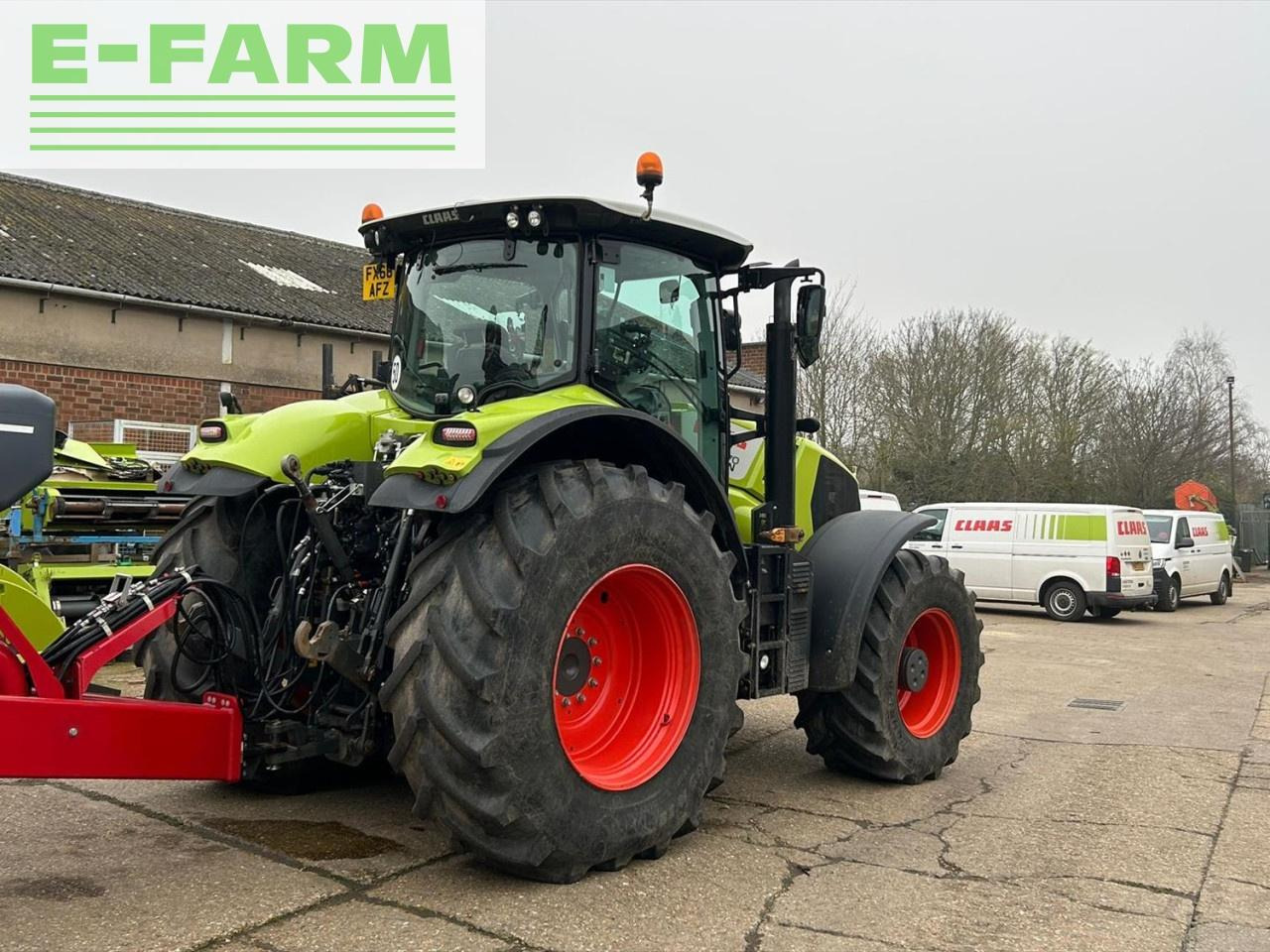 Farm tractor CLAAS AXION 870
