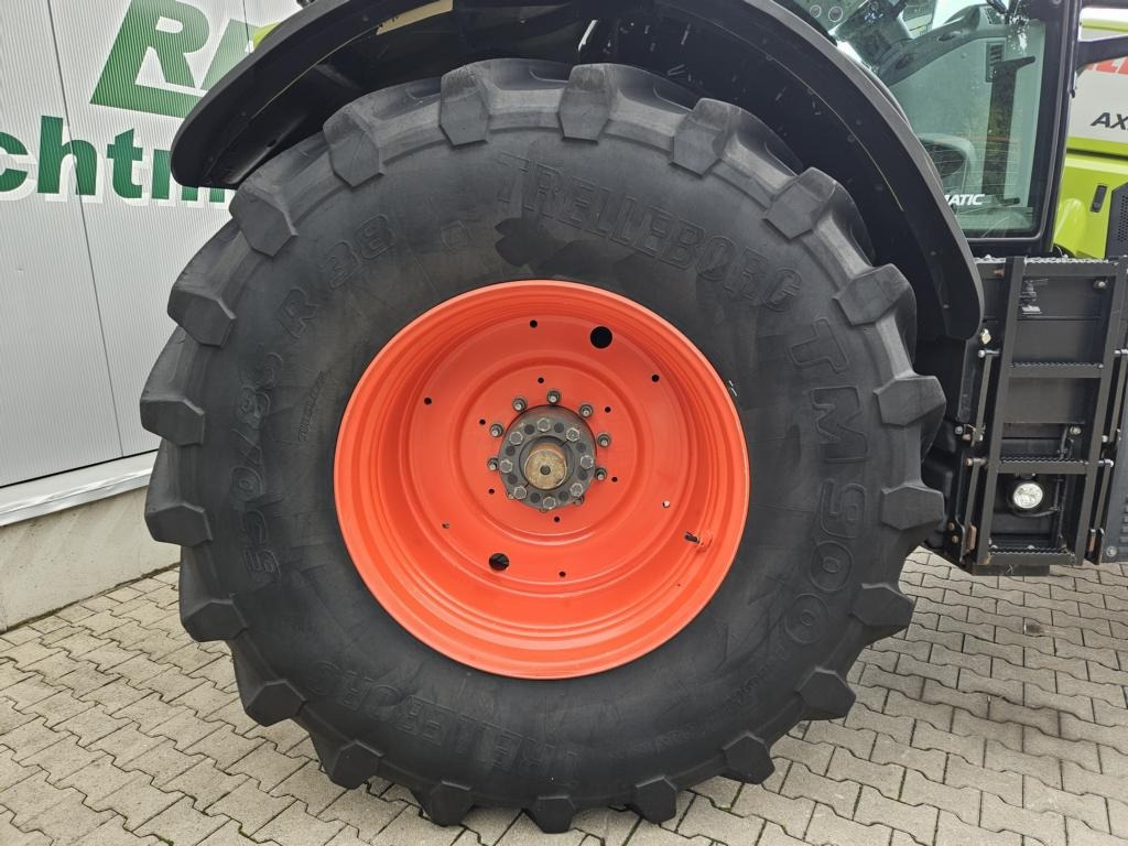 Farm tractor CLAAS AXION 870 CMATIC