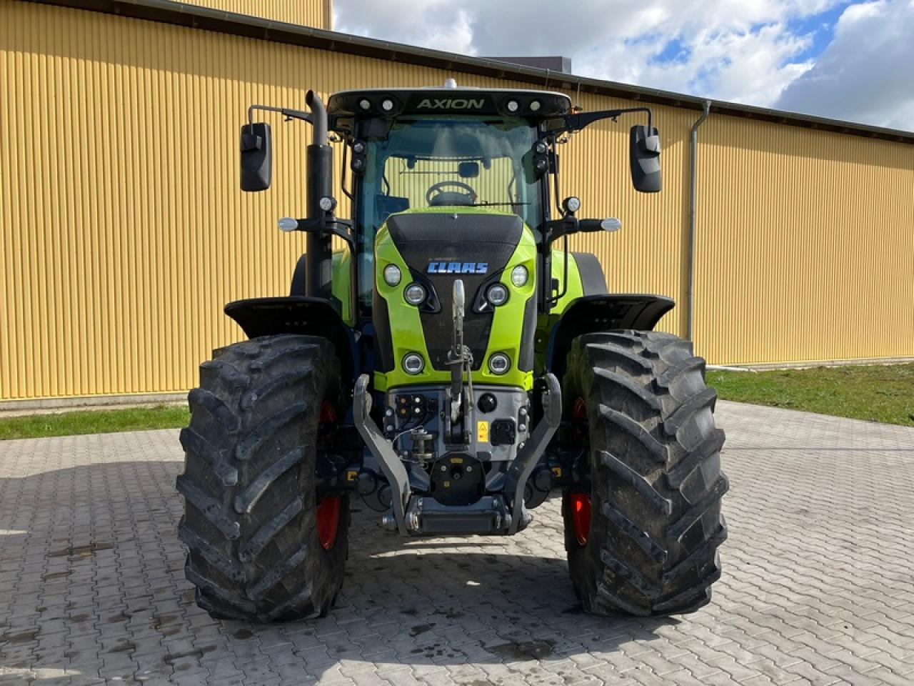 Farm tractor CLAAS AXION 870 CMATIK GPS FZW