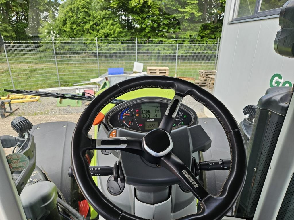 Farm tractor CLAAS AXION 960 CMATIC