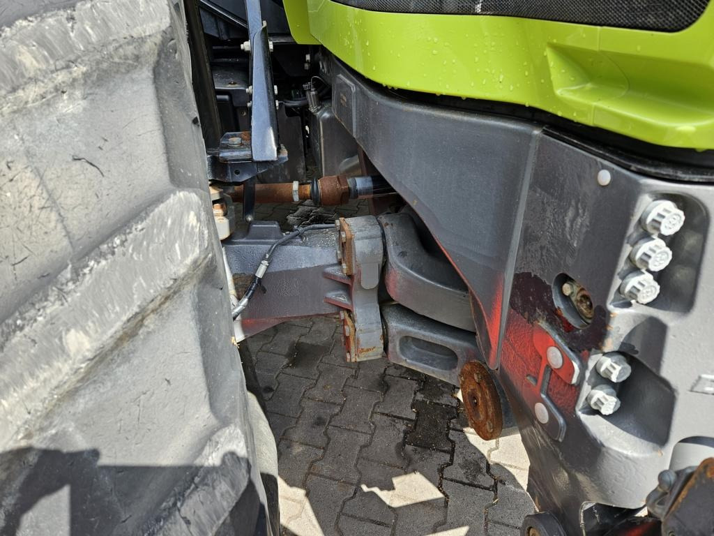 Farm tractor CLAAS AXION 960 CMATIC