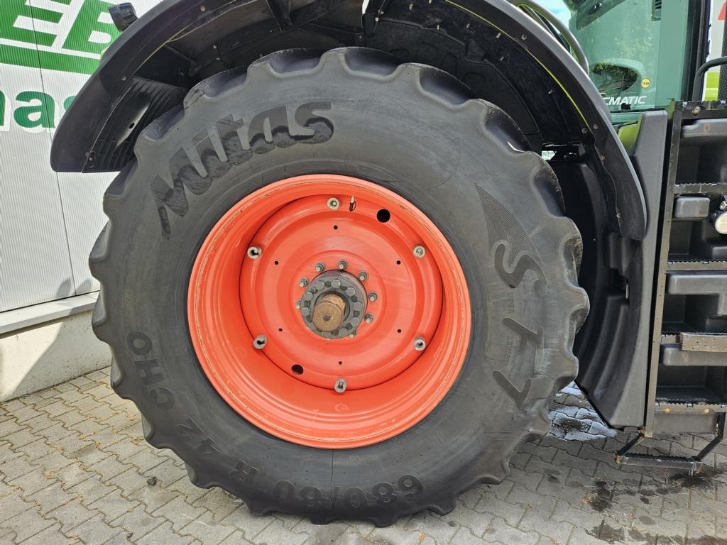 Farm tractor CLAAS AXION 960 CMATIC